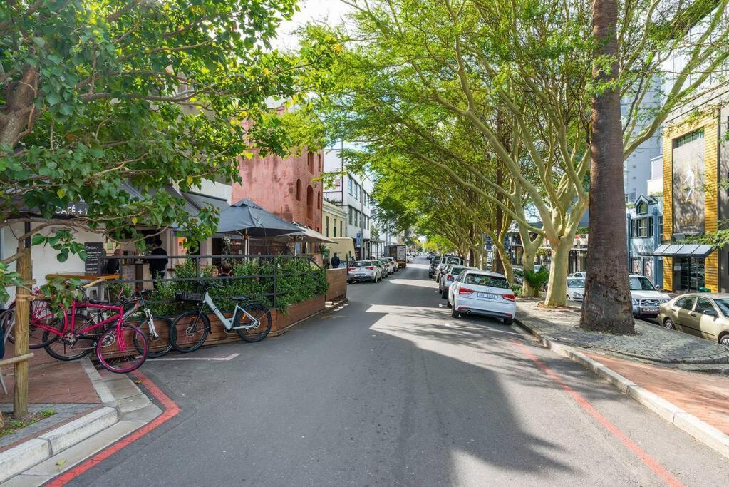 Urban Gem Located In The Heart Of The East Apartment *