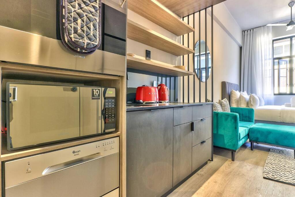 Apartment Urban Gem Located In The Heart Of The East Kapstadt